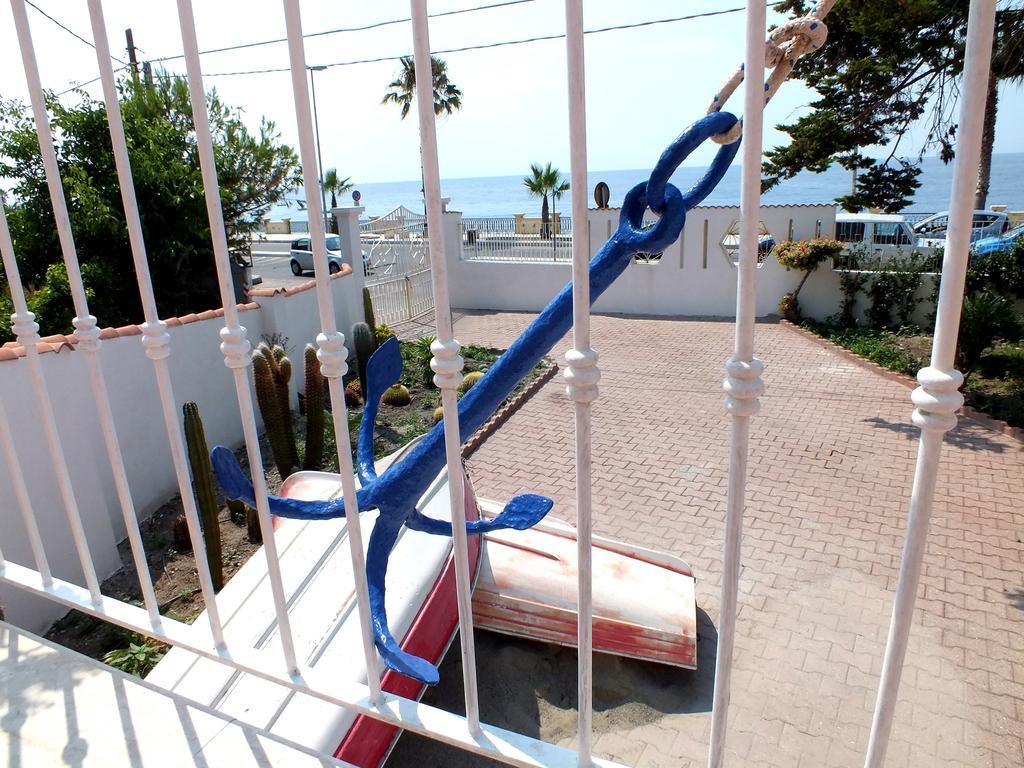 B&B Villa Sul Mare Melito Di Porto Salvo Eksteriør billede