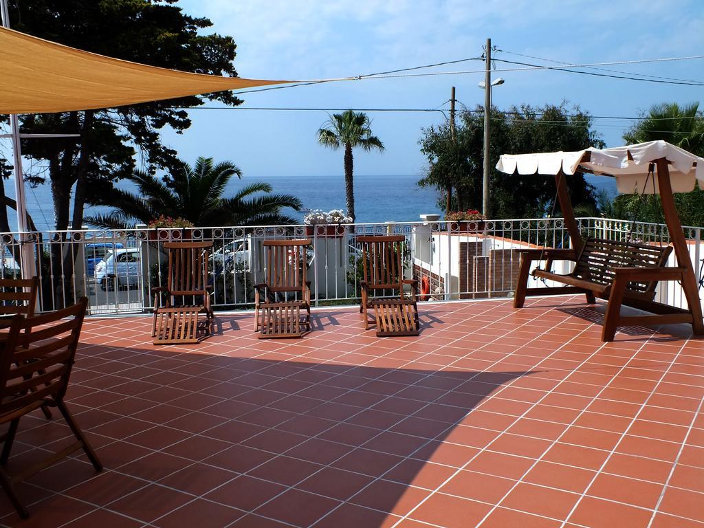 B&B Villa Sul Mare Melito Di Porto Salvo Eksteriør billede