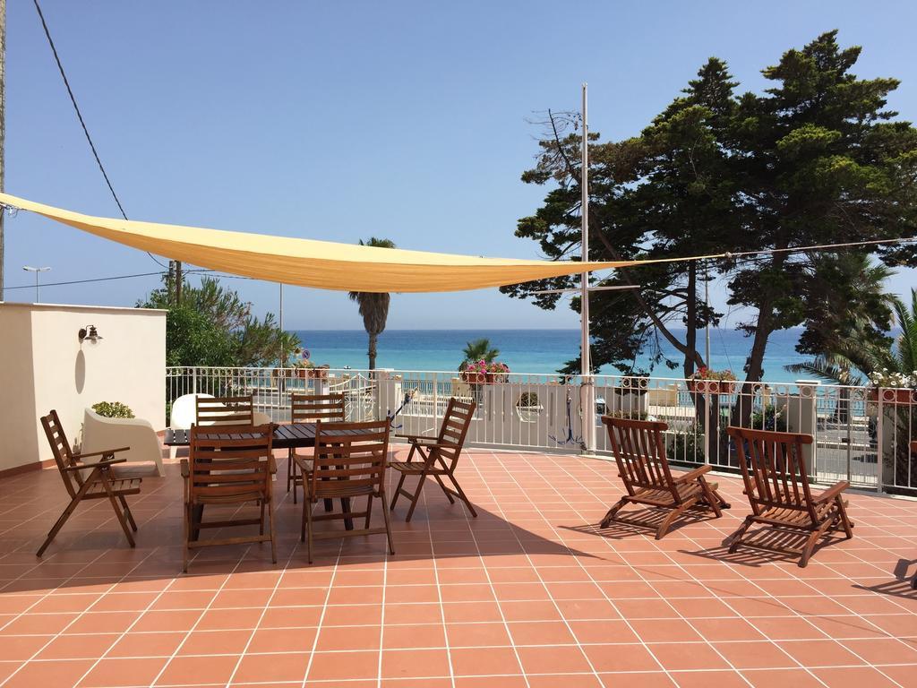 B&B Villa Sul Mare Melito Di Porto Salvo Eksteriør billede