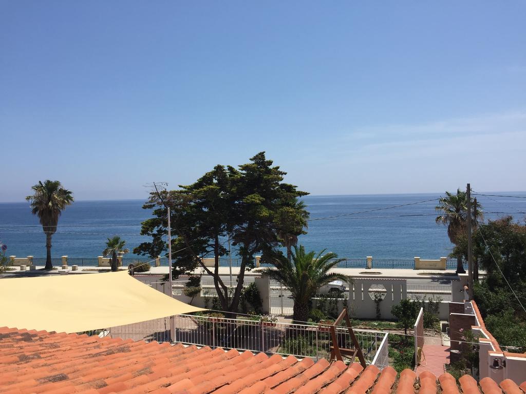 B&B Villa Sul Mare Melito Di Porto Salvo Eksteriør billede