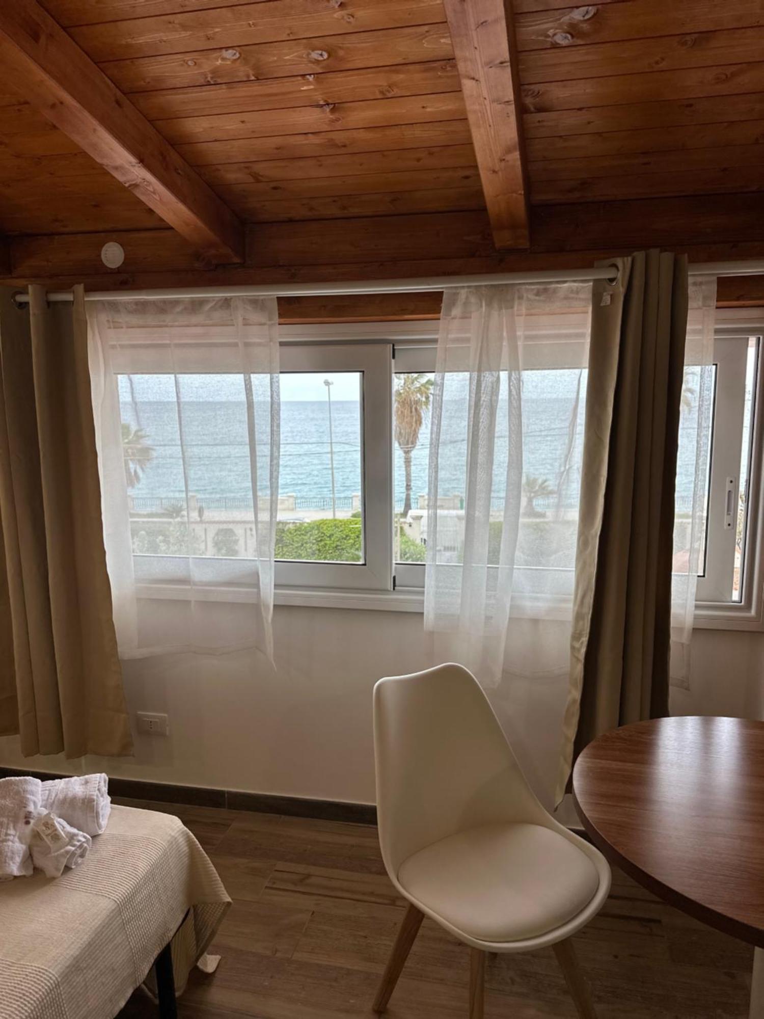 B&B Villa Sul Mare Melito Di Porto Salvo Eksteriør billede